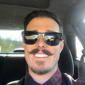 Meet your Posher, Derek